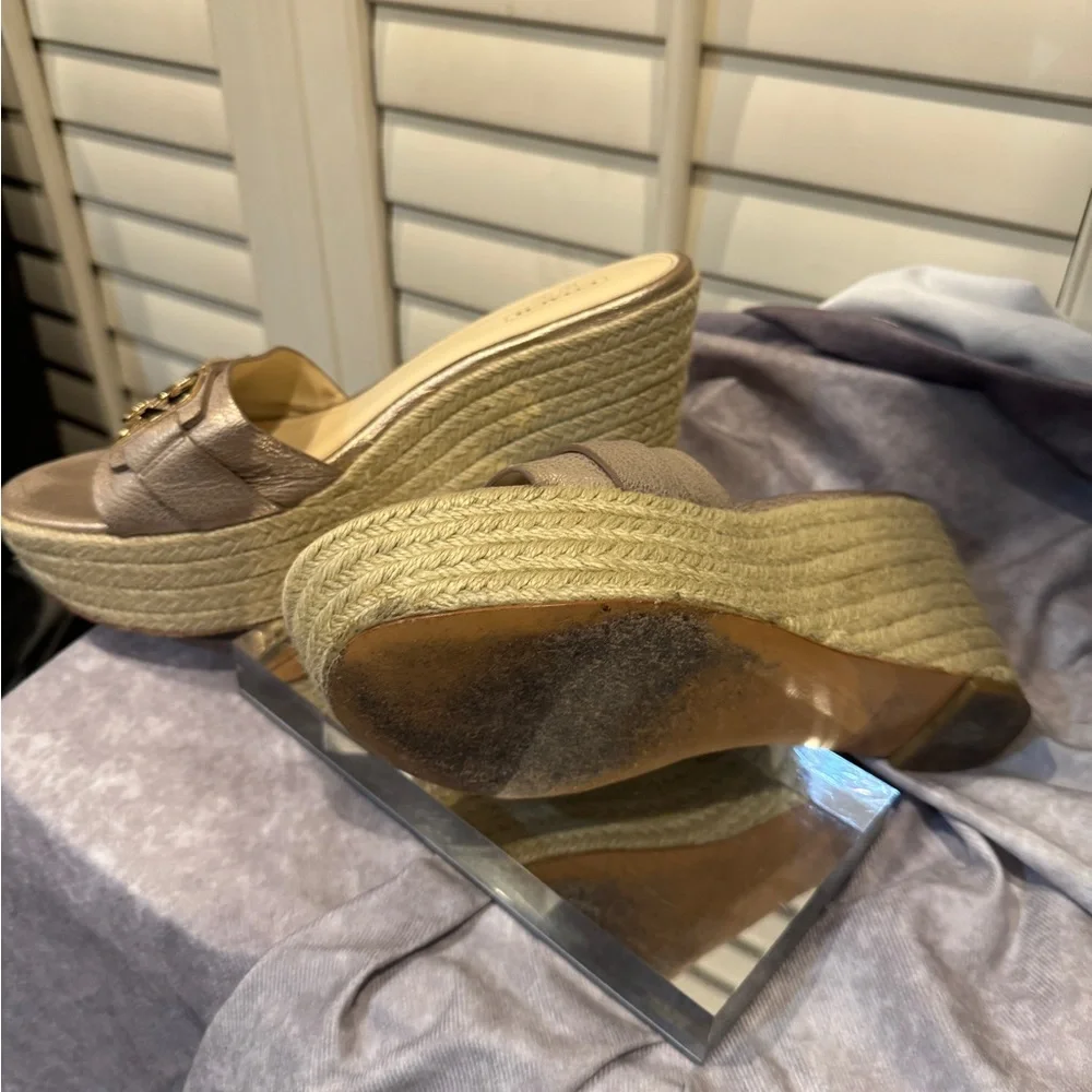 Coach Carlana Signature Espadrille Wedge‎ Gold Wedge Sandals 9.5m Nice